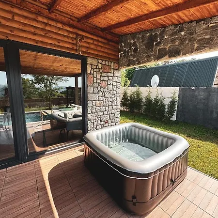 Stone House 萨潘贾